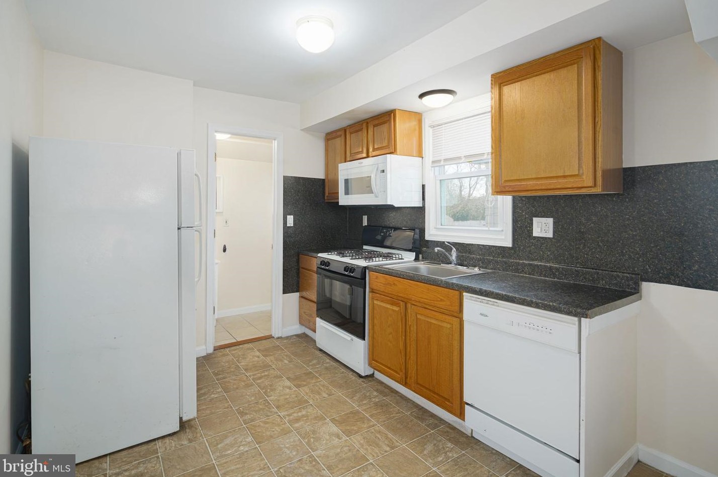 26 Albertson Ave, Camden NJ  08108-2302 exterior