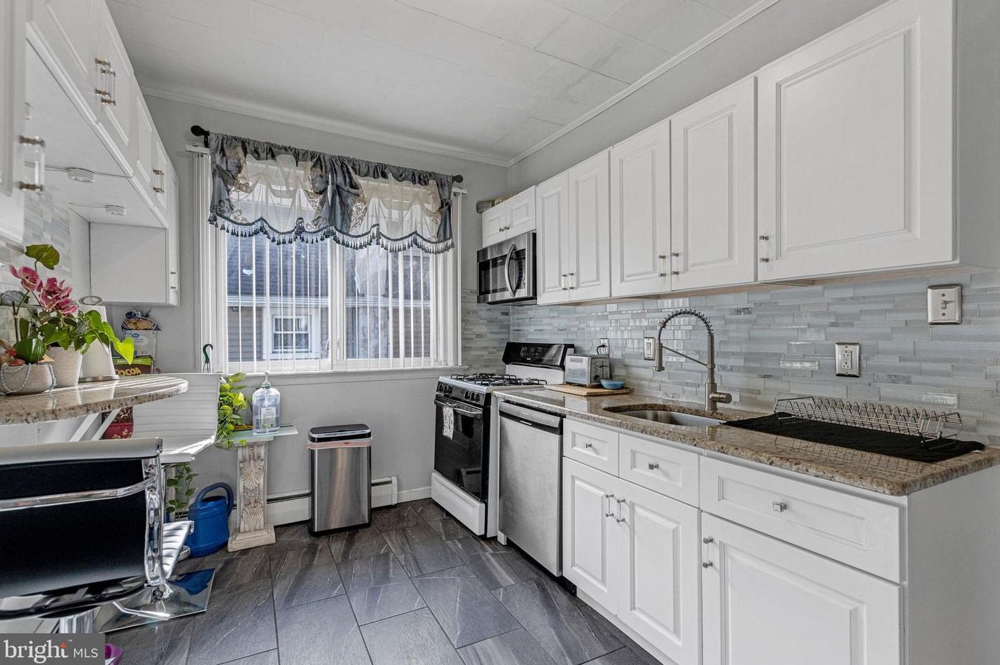 1728 Lexington Ave, Camden NJ  08110-2806 exterior