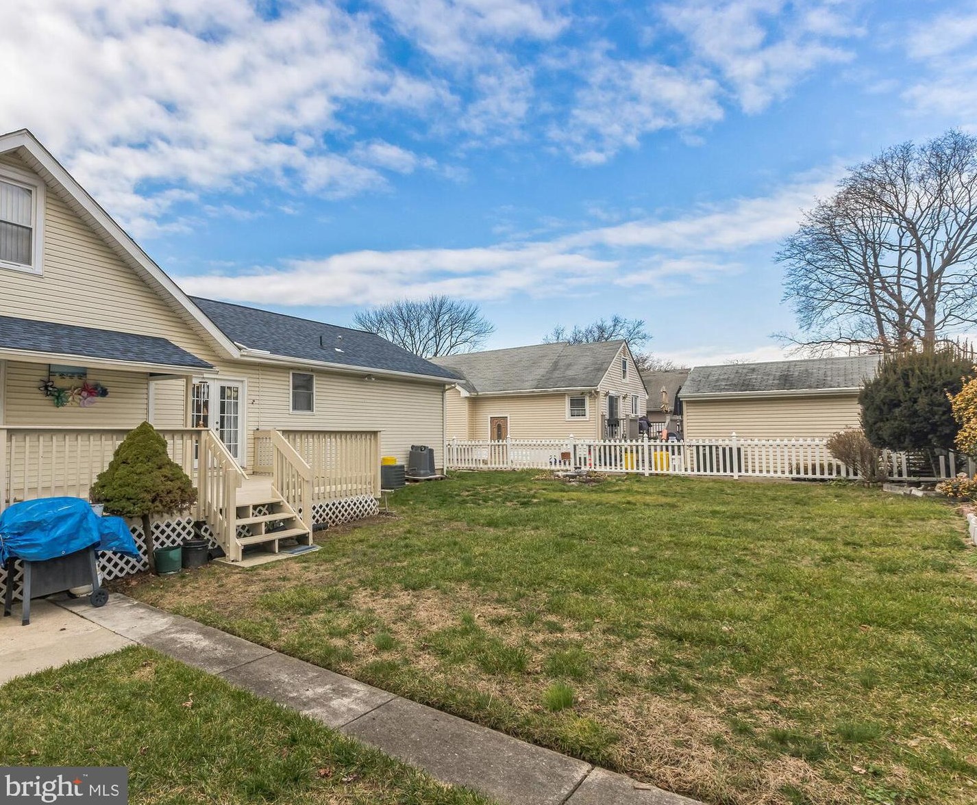 1728 Lexington Ave, Camden NJ  08110-2806 exterior