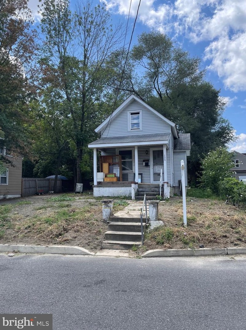 124 Thomas Ave, Lawnside NJ  08045-1548 exterior