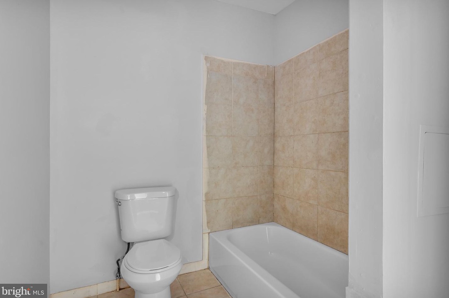 2160 Berwick St, Camden NJ  08105-1829 exterior