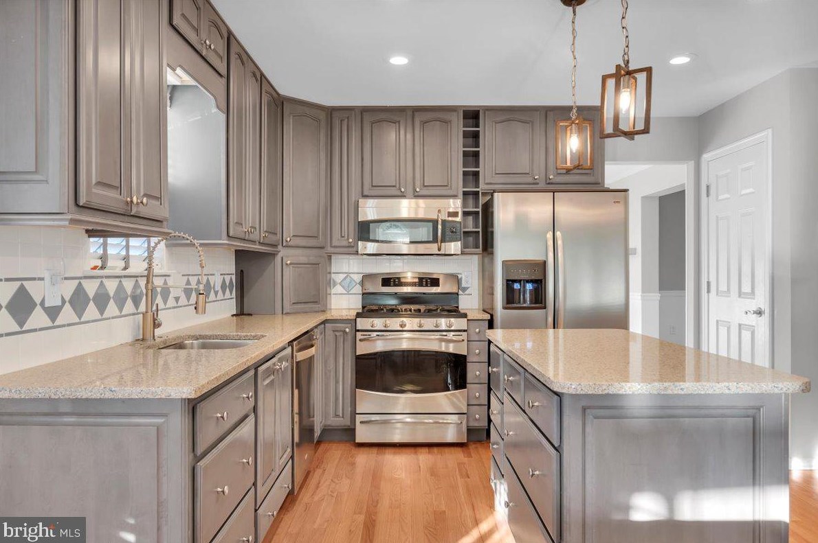 72 Sofia Dr, Blenheim NJ  08012-5359 exterior