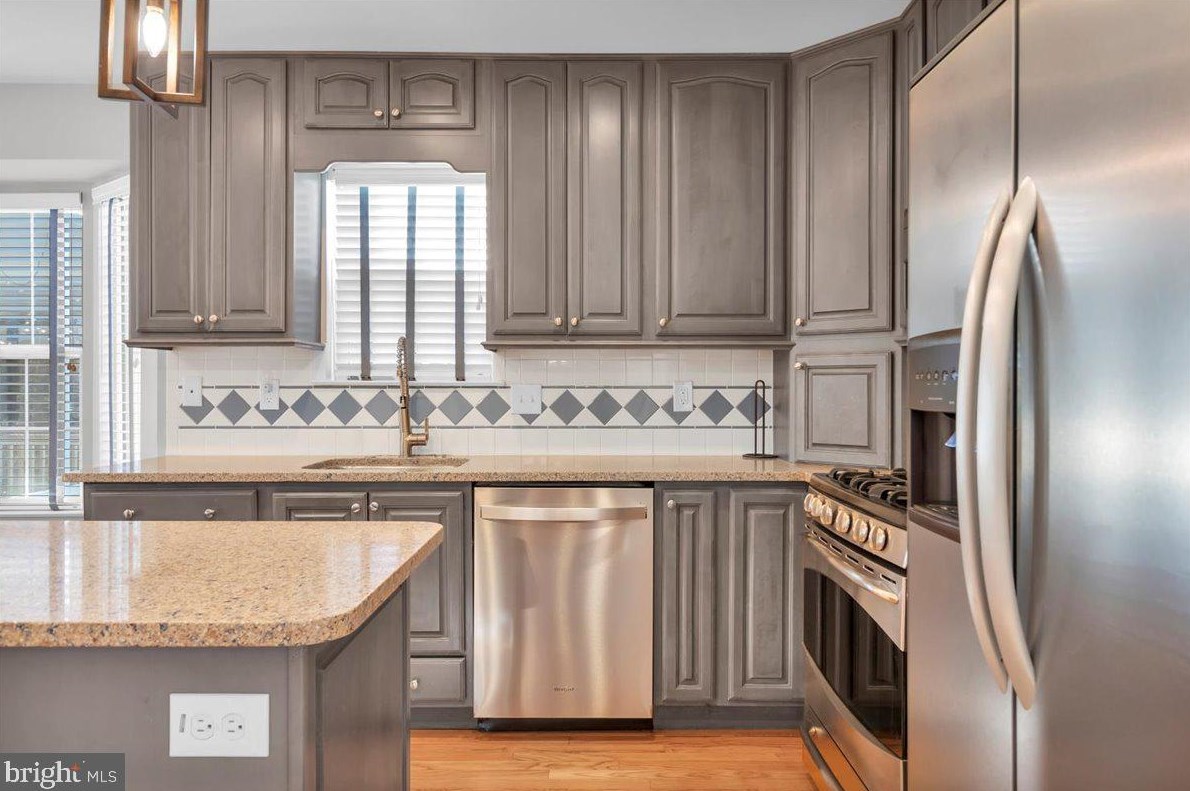 72 Sofia Dr, Blenheim NJ  08012-5359 exterior