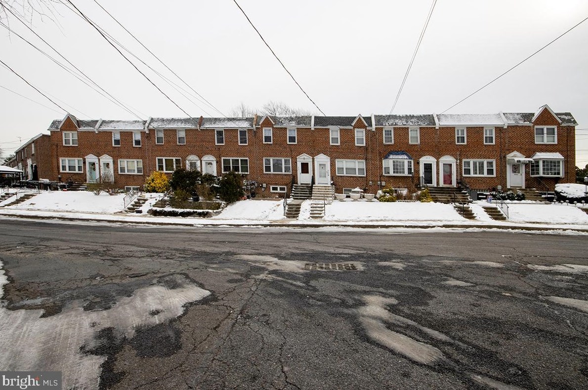 456 Woodlawn Ter, Camden NJ  08108-1455 exterior