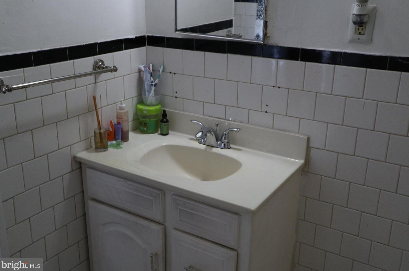 2929 Thompson St, Camden NJ  08105-1337 exterior