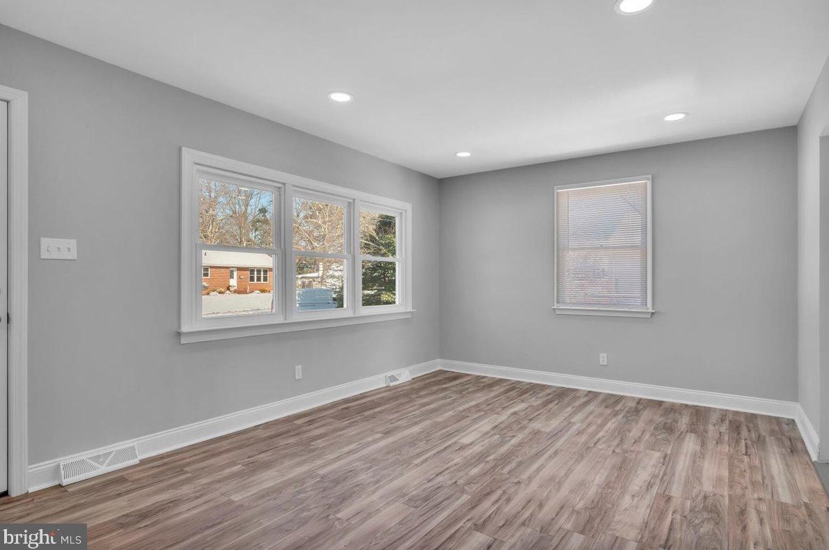5 Crest Ave, Berlin Boro NJ  08009-1105 exterior