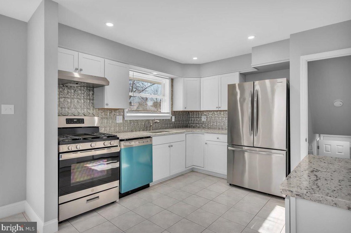 5 Crest Ave, Berlin Boro NJ  08009-1105 exterior