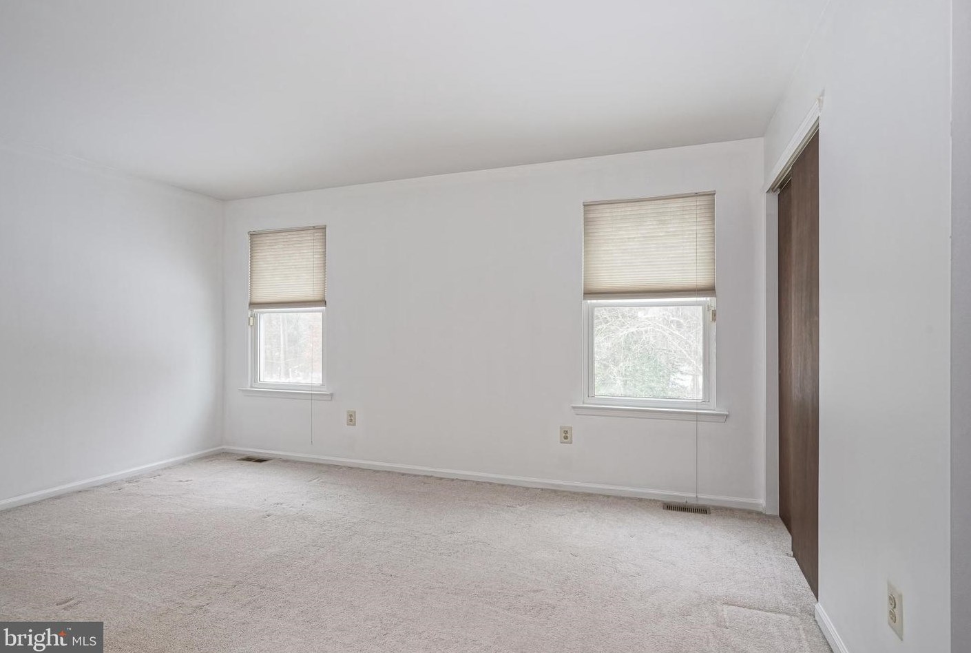 24 Acorn Ct, Erial NJ 08081-9251 exterior