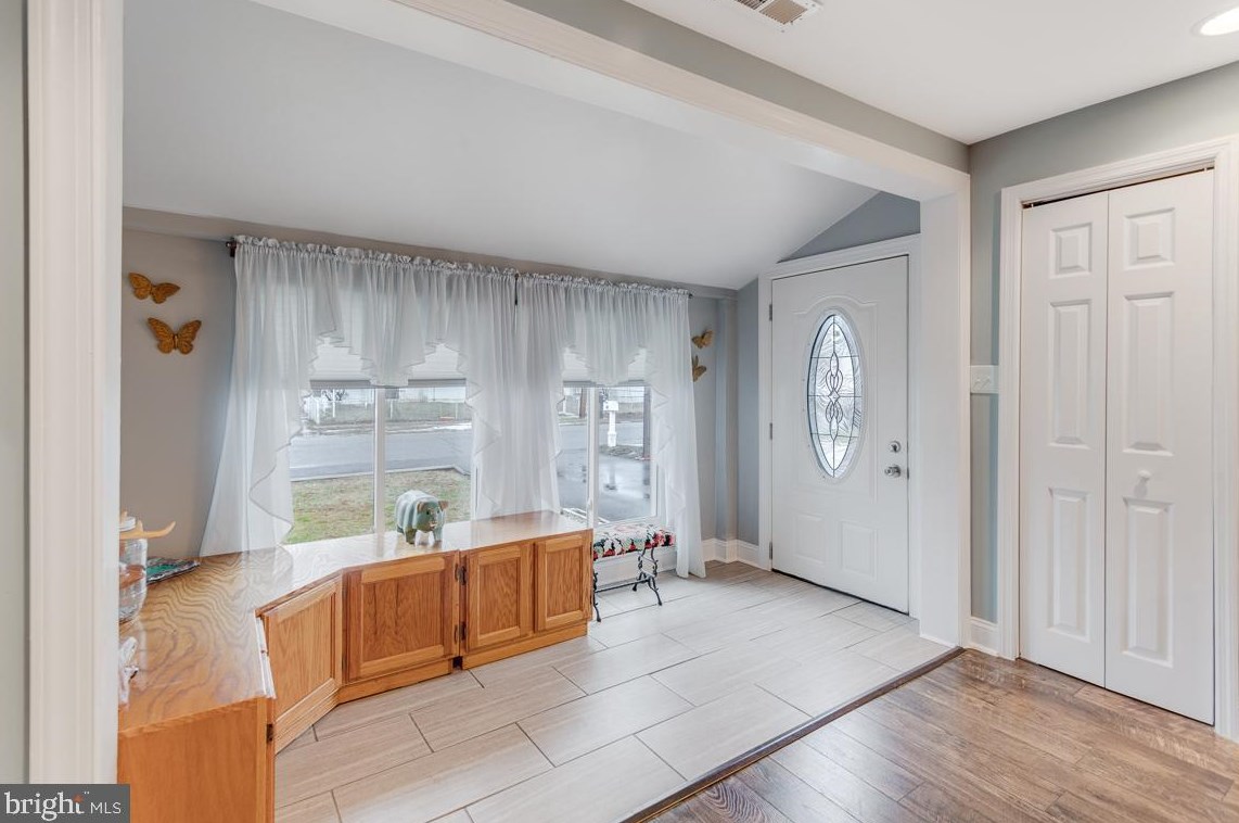 28 Garden Ave, Blenheim NJ  08012-4833 exterior