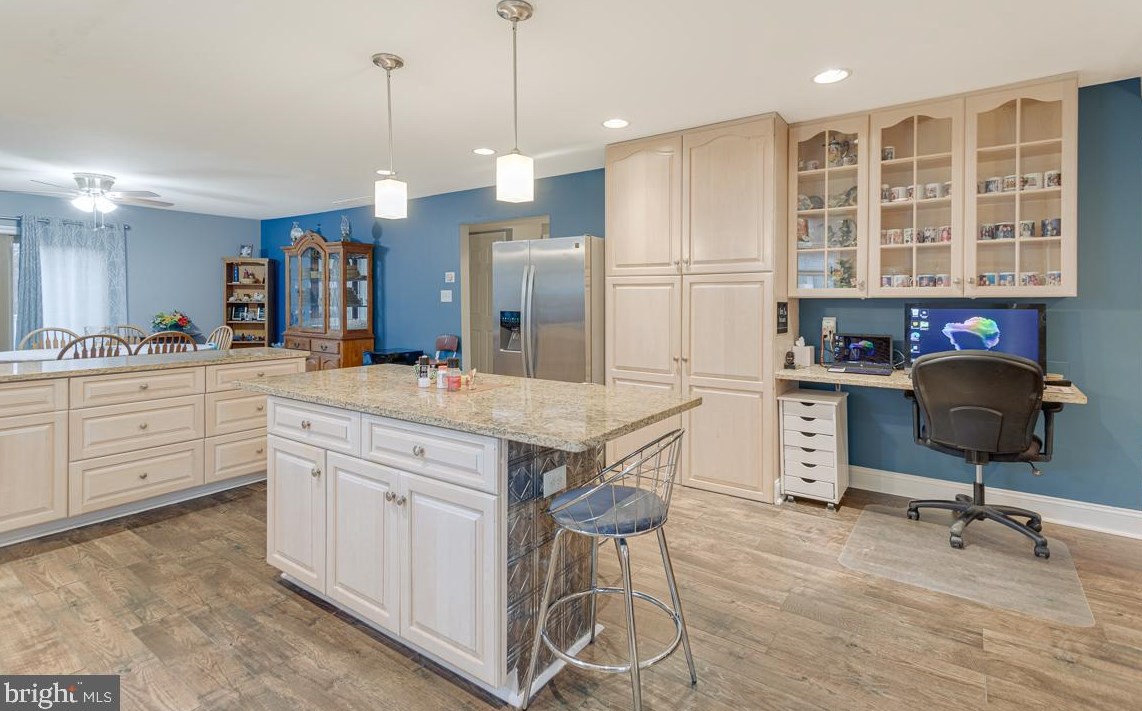 28 Garden Ave, Blenheim NJ  08012-4833 exterior