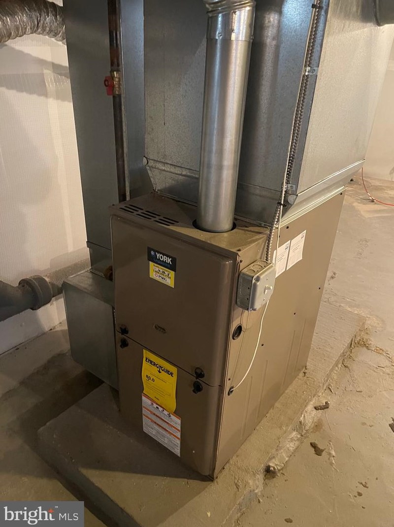 1735 Lexington Ave, Camden NJ  08110-2805 exterior