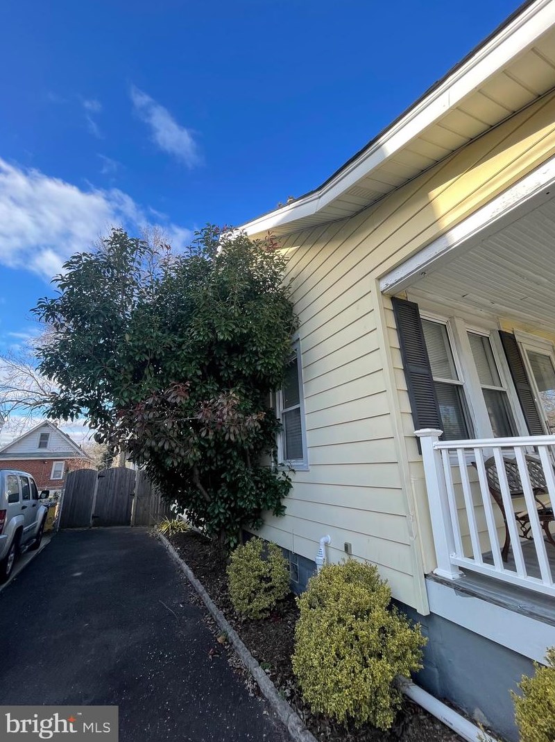 1735 Lexington Ave, Camden NJ  08110-2805 exterior