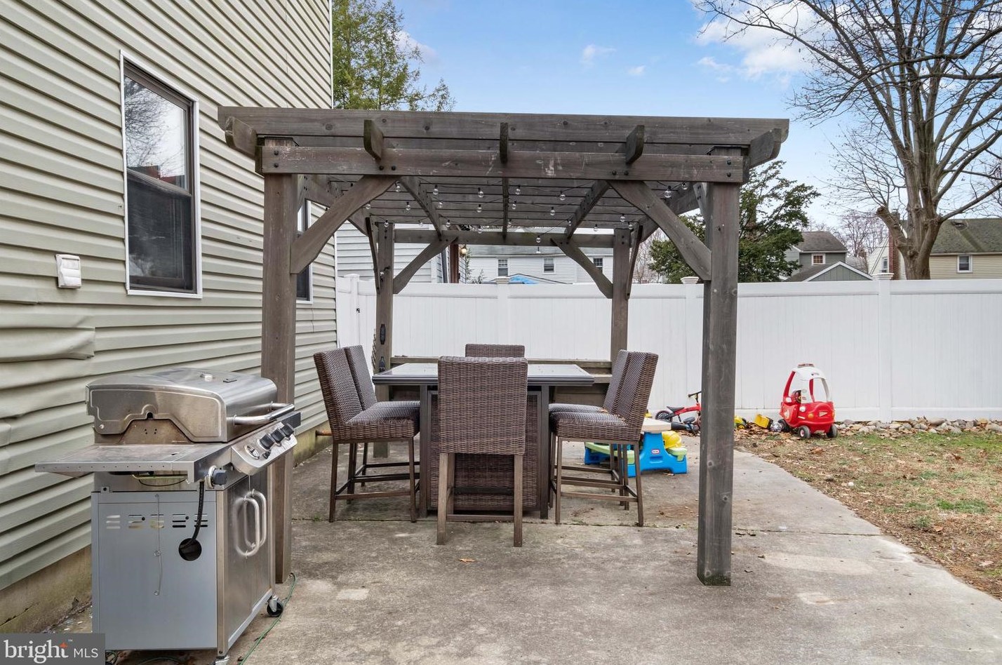 127 Holly Ave, Camden NJ  08107-1117 exterior