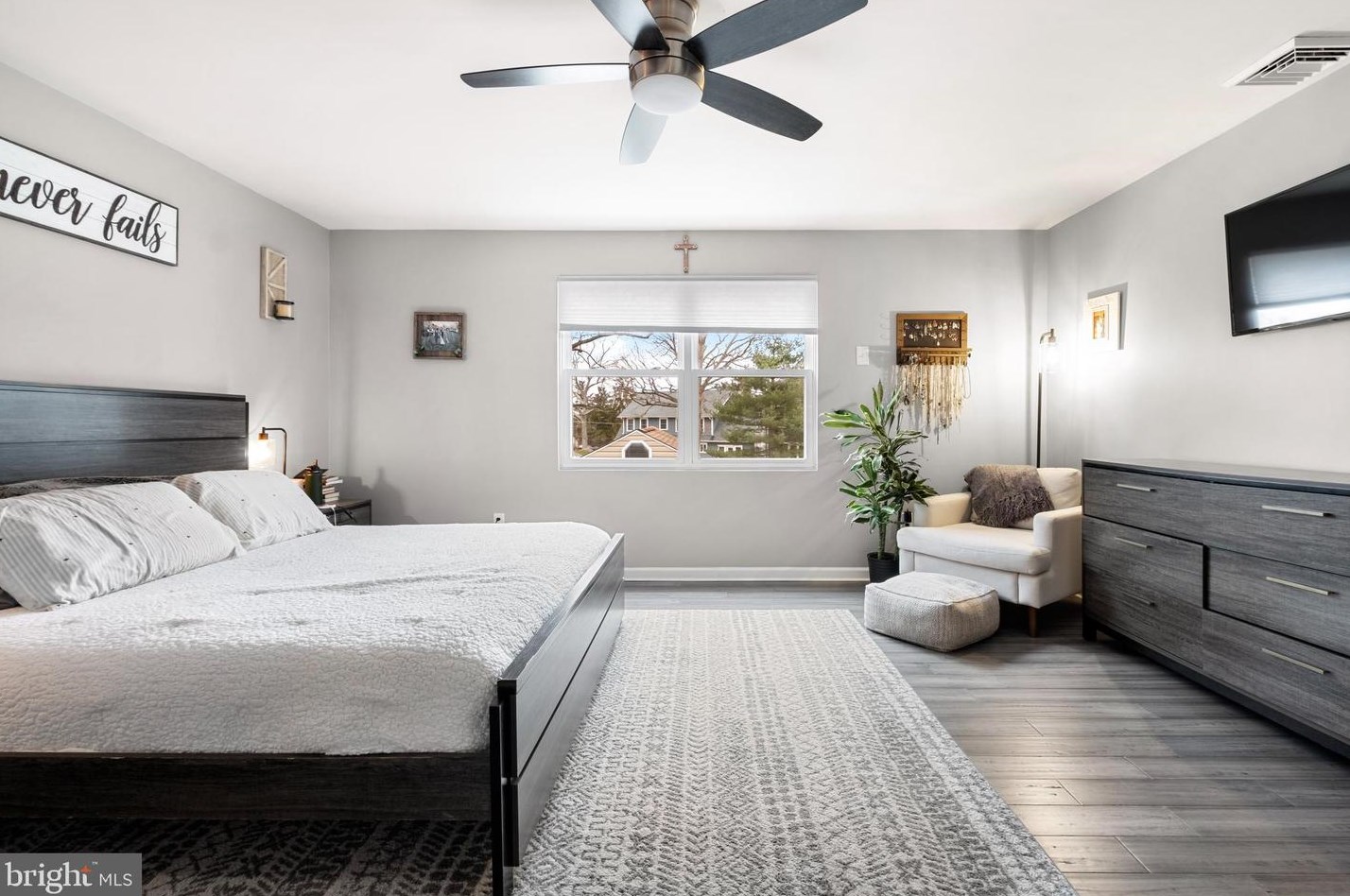 127 Holly Ave, Camden NJ  08107-1117 exterior