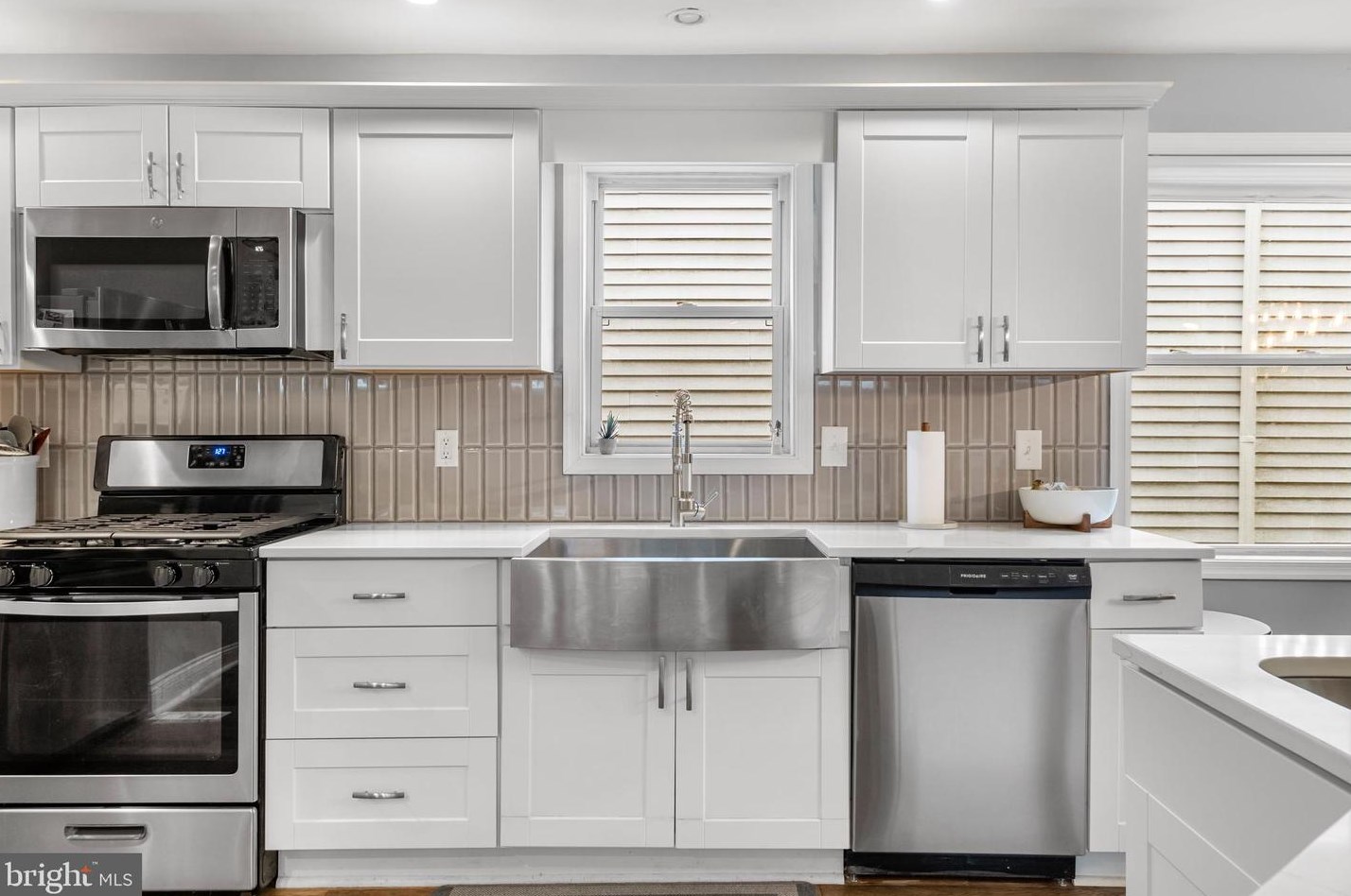 127 Holly Ave, Camden NJ  08107-1117 exterior