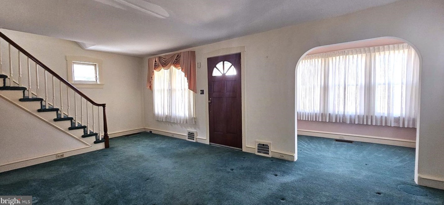 118 Holly Ave, Camden NJ  08107-1118 exterior