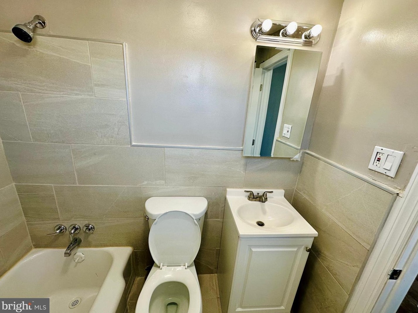 1338 Browning St, Camden NJ  08104-2012 exterior