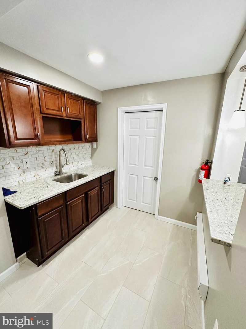 1338 Browning St, Camden NJ  08104-2012 exterior