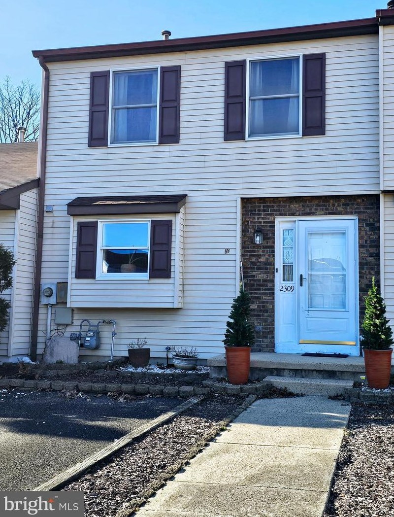 2309 Memorial Ct, Waterford Township NJ 08004-2814 exterior