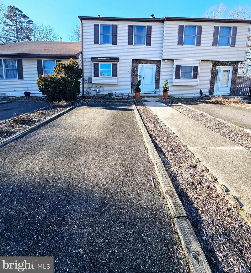 2309 Memorial Ct, Waterford Township NJ 08004-2814 exterior