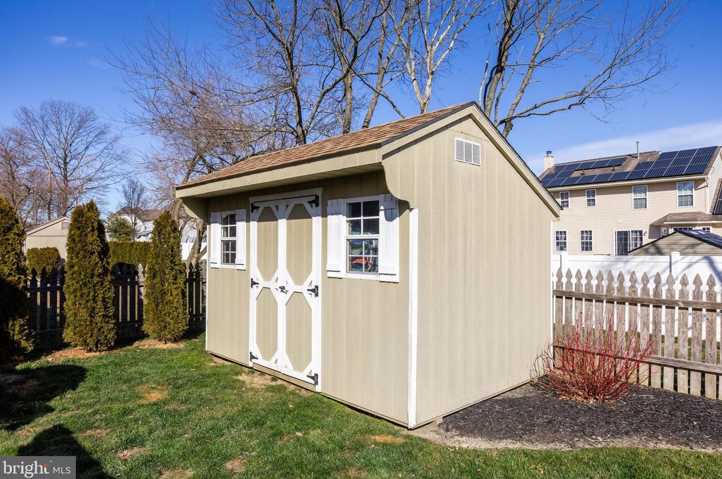 65 Roosevelt Blvd, Berlin Boro NJ  08009-7103 exterior