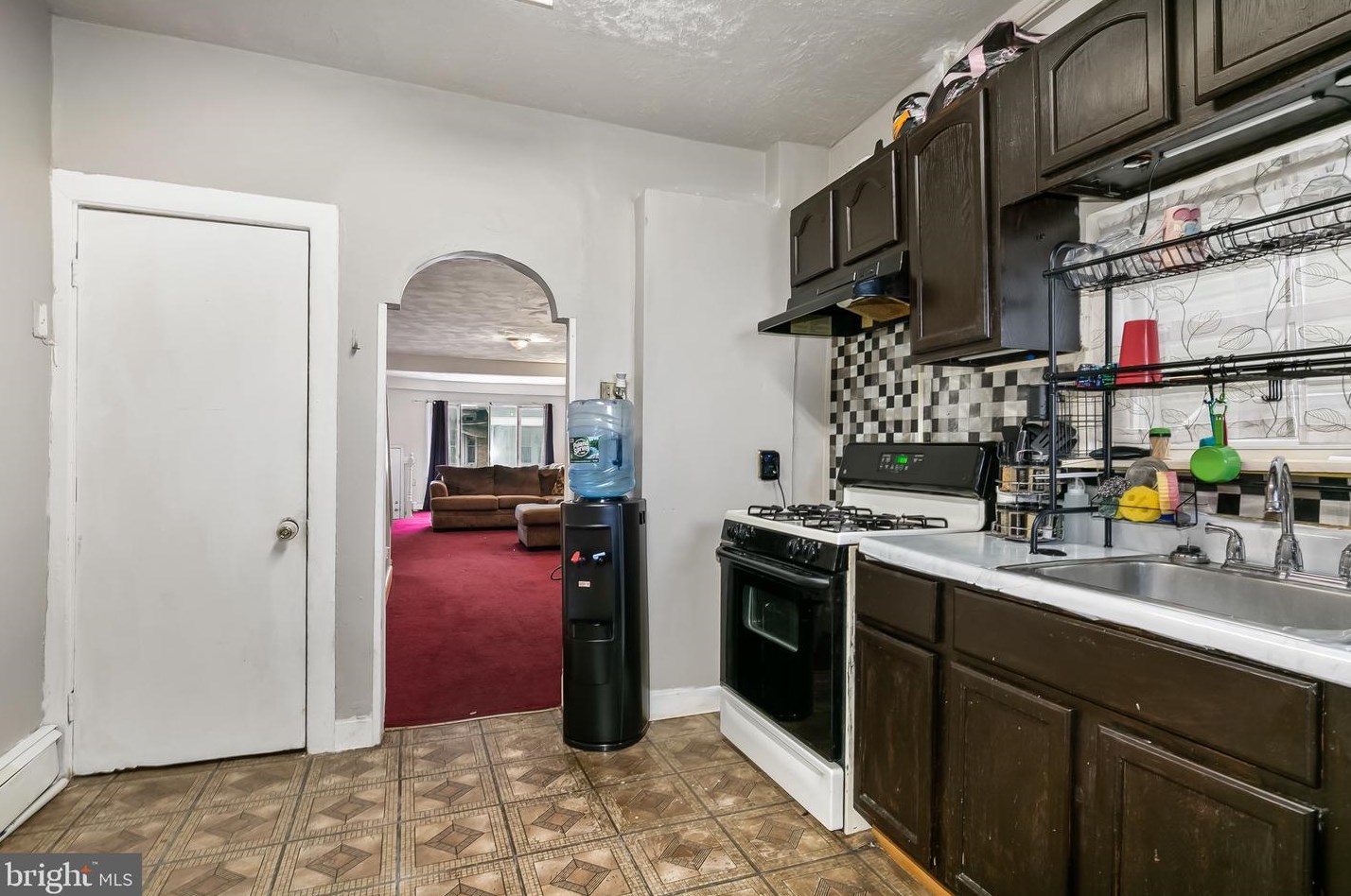 1040 Langham Ave, Camden NJ  08103-2735 exterior