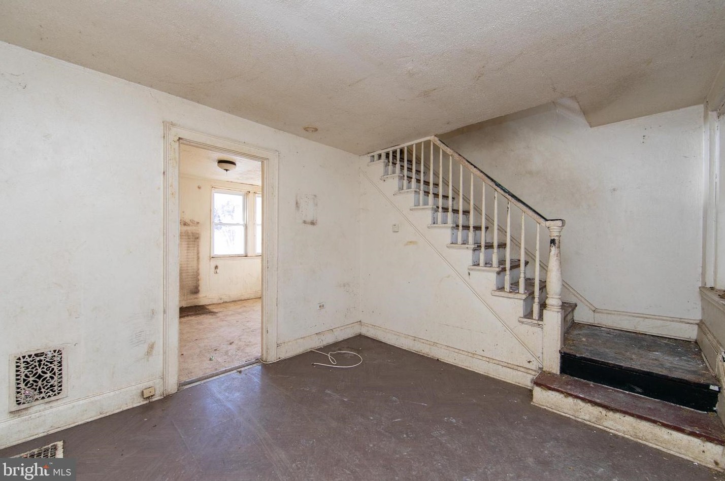 2825 Constitution Rd, Camden NJ  08104-2985 exterior