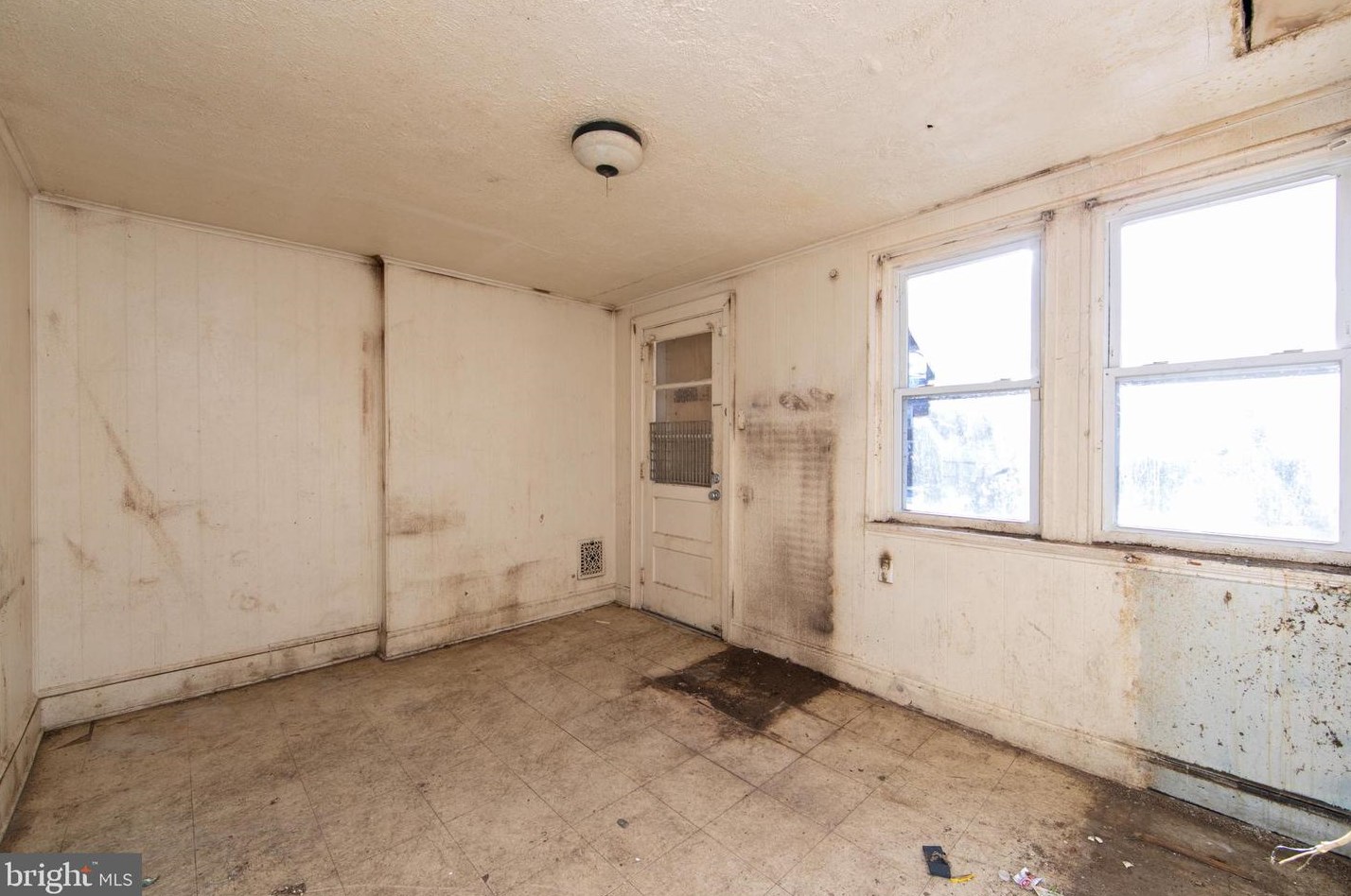 2825 Constitution Rd, Camden NJ  08104-2985 exterior