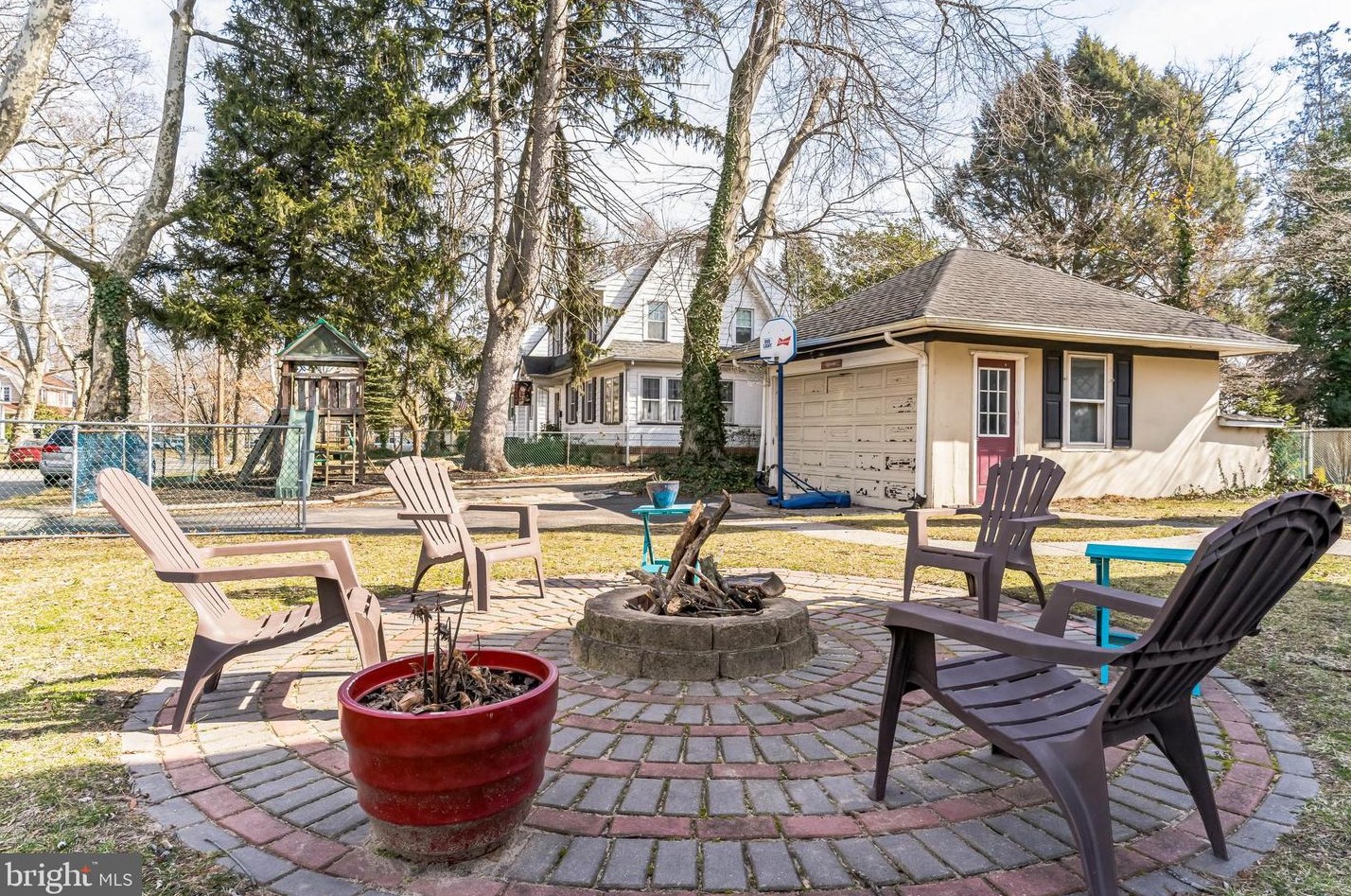 2804 Cove Rd, Camden NJ  08109-2409 exterior