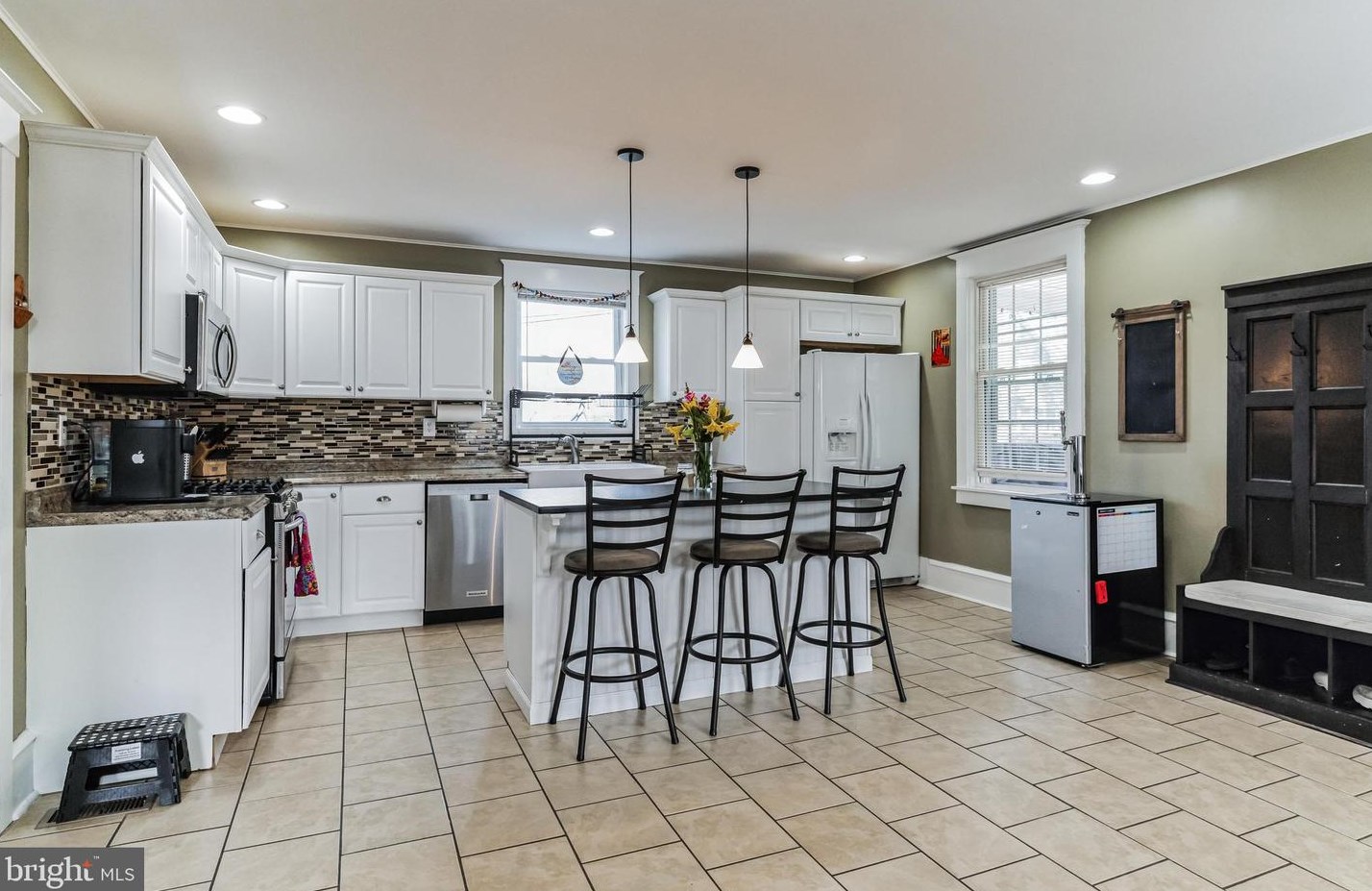 2804 Cove Rd, Camden NJ  08109-2409 exterior