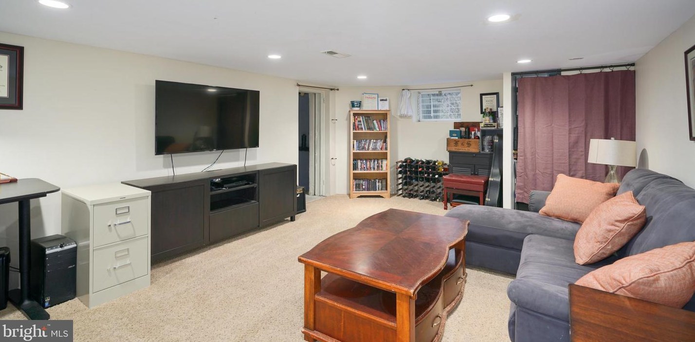 222 Woodland Ave, Haddonfield NJ  08033-2532 exterior