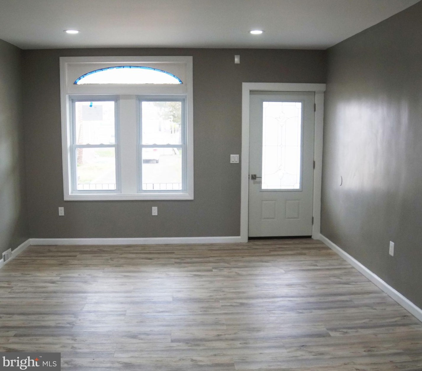 207 Eutaw Ave, Camden NJ  08105-2118 exterior