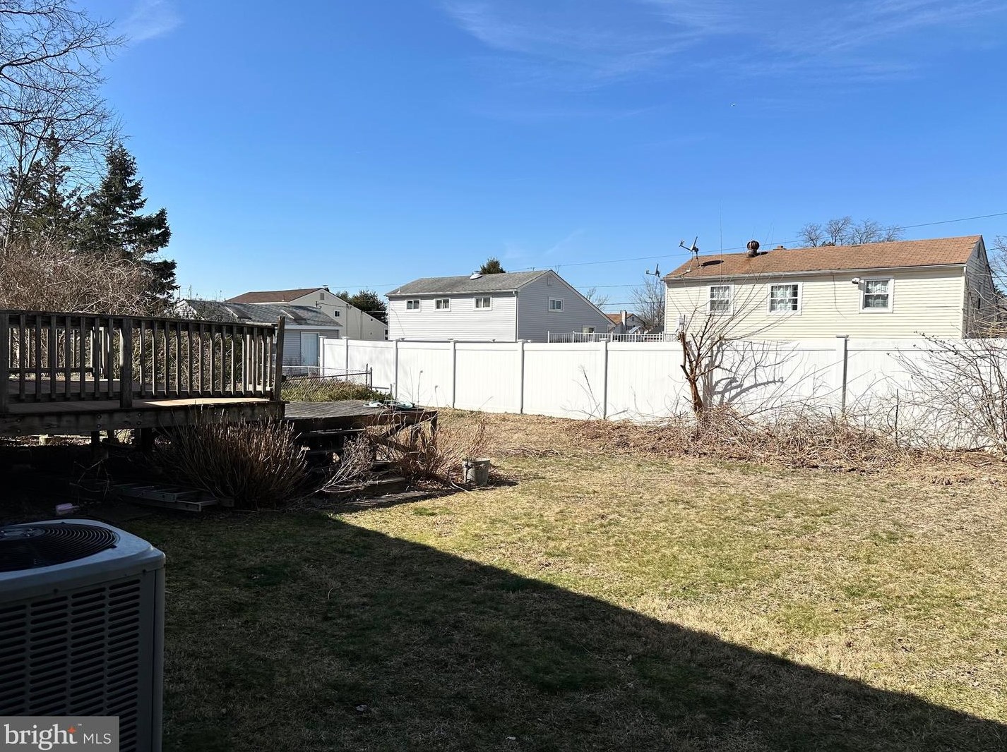 7451 Wyndam Rd, Camden NJ  08109-3253 exterior