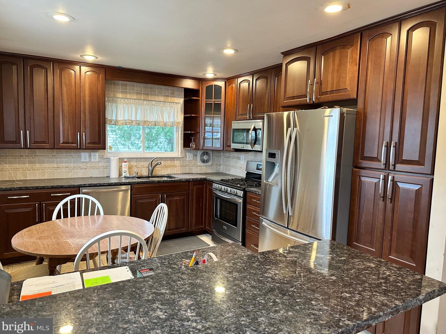 7451 Wyndam Rd, Camden NJ  08109-3253 exterior