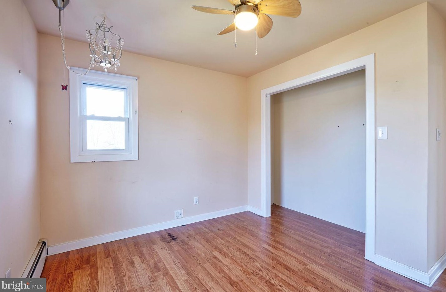 242 Spruce St, Camden NJ  08106-1620 exterior