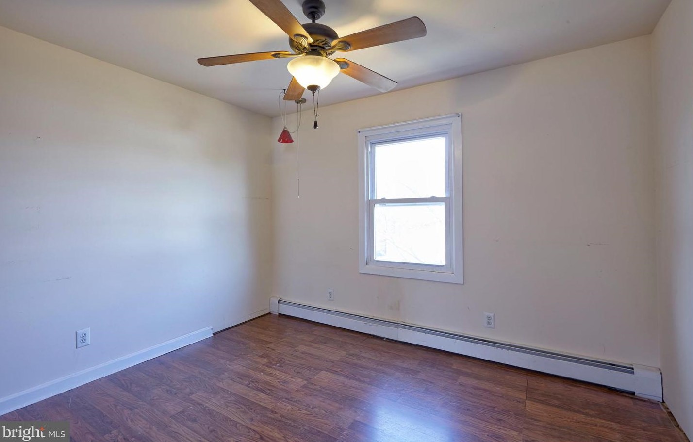 242 Spruce St, Camden NJ  08106-1620 exterior