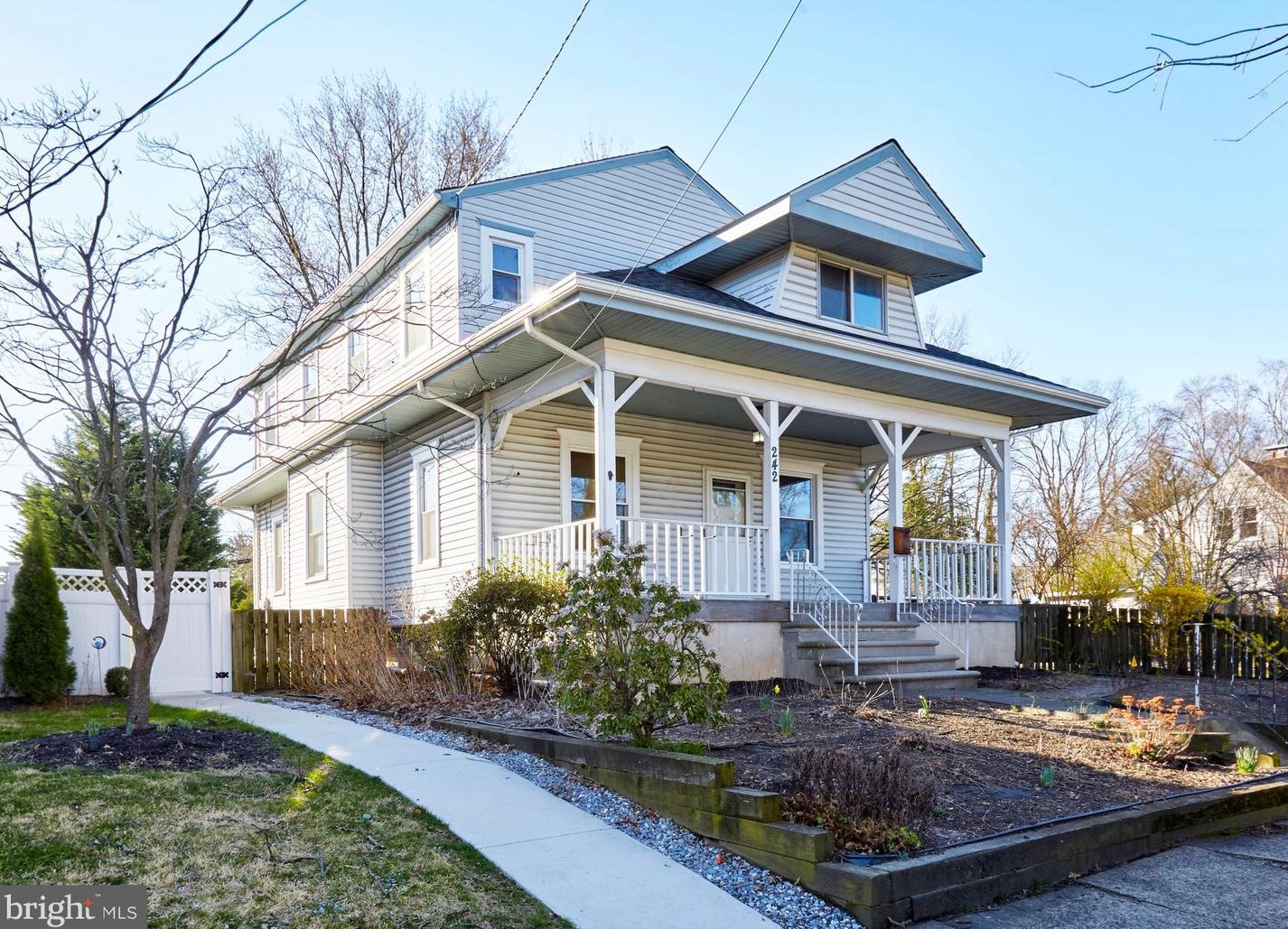 242 Spruce St, Camden NJ  08106-1620 exterior