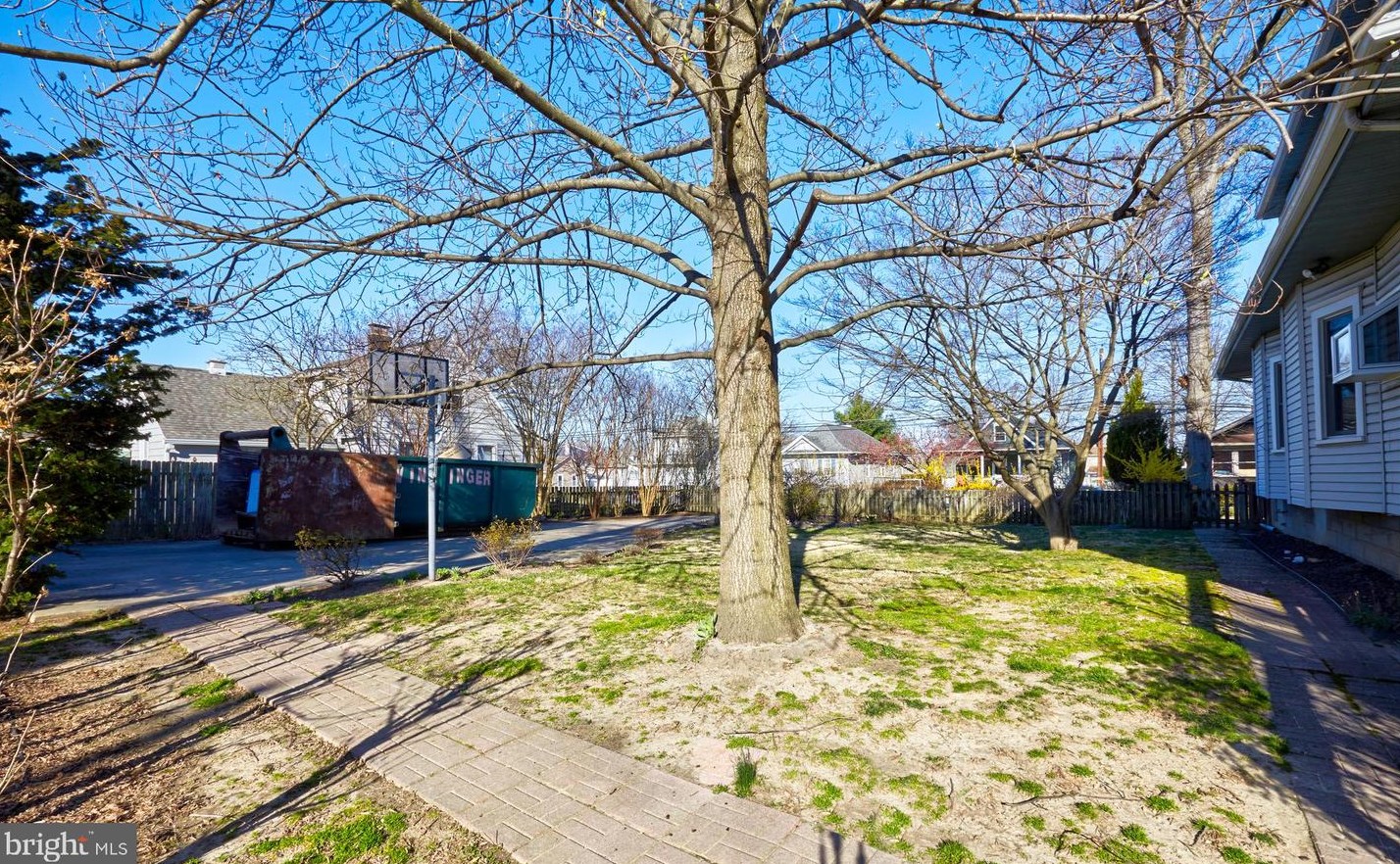 242 Spruce St, Camden NJ  08106-1620 exterior