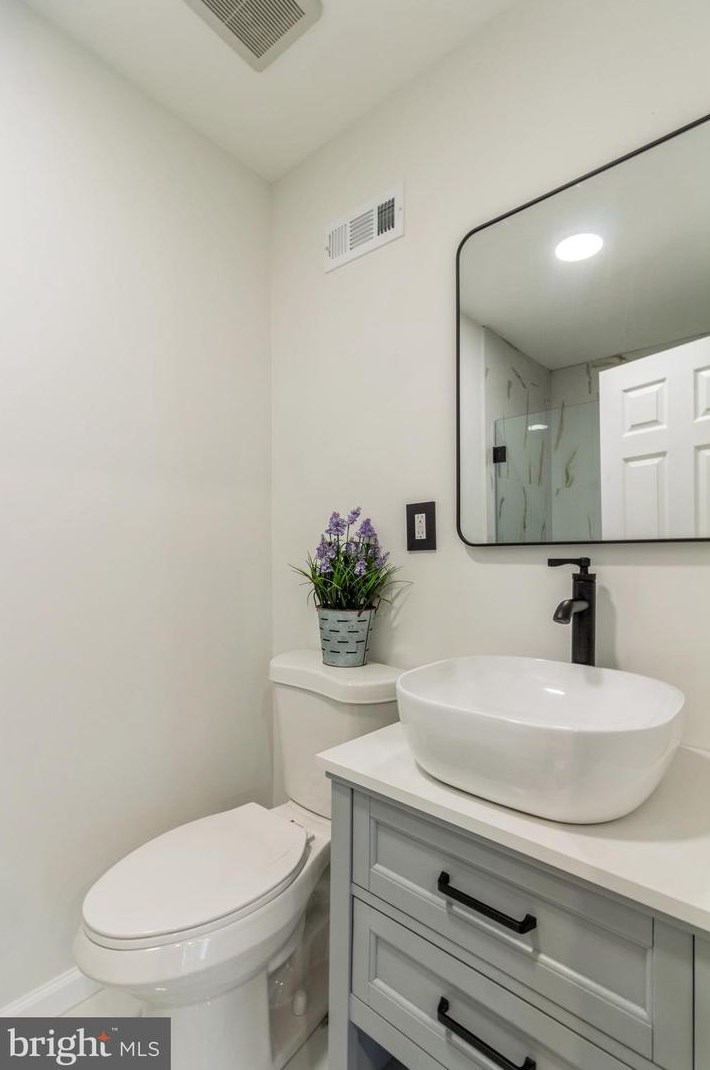 4682 Springfield Ave, Camden NJ  08109-1942 exterior