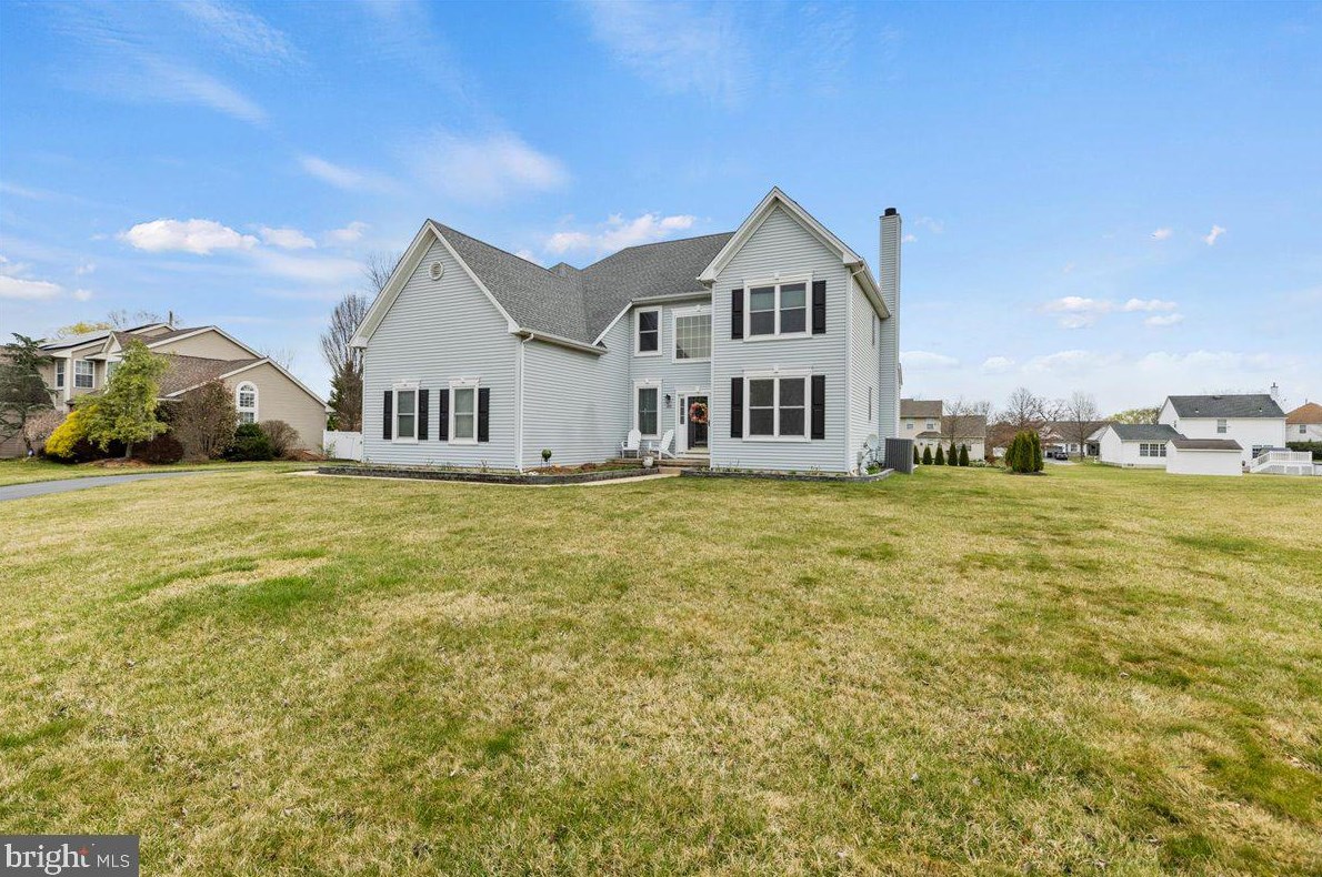 310 Johnny Boy Ln, Berlin Boro NJ  08009-2707 exterior