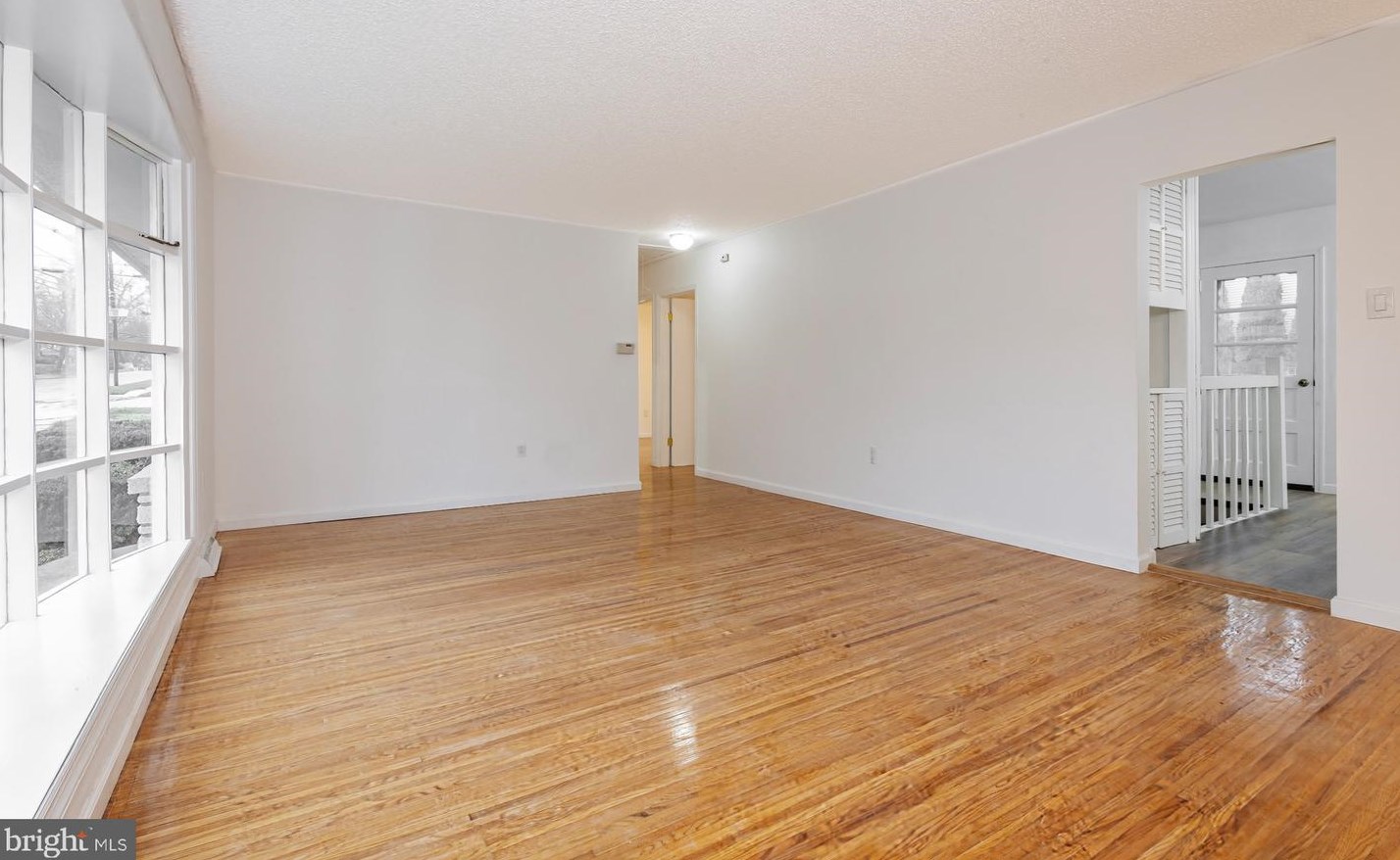 301 Walnut Ave, Magnolia NJ  08049-1735 exterior