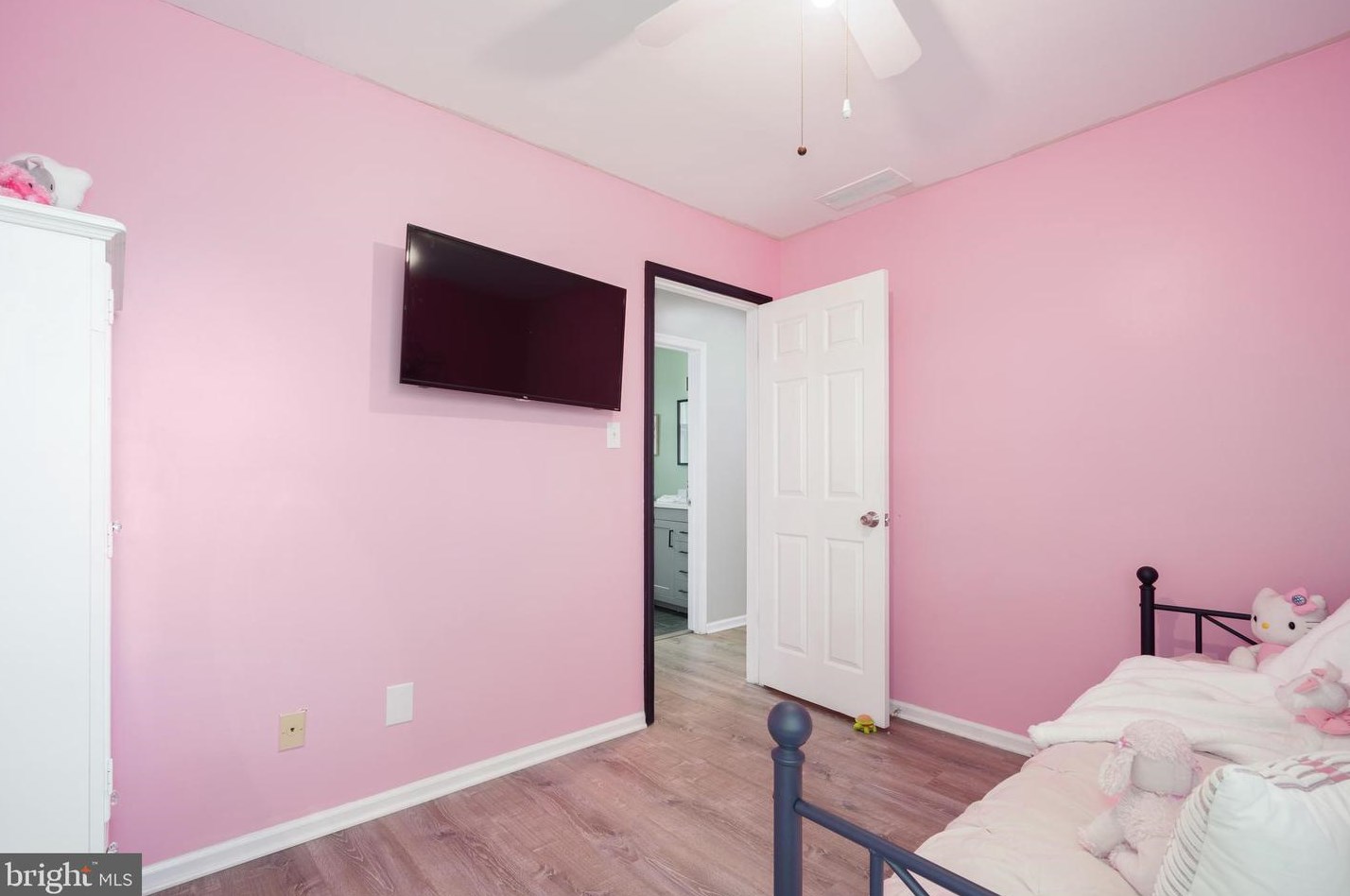 10 Chestnut Ave, Camden NJ  08109-2505 exterior