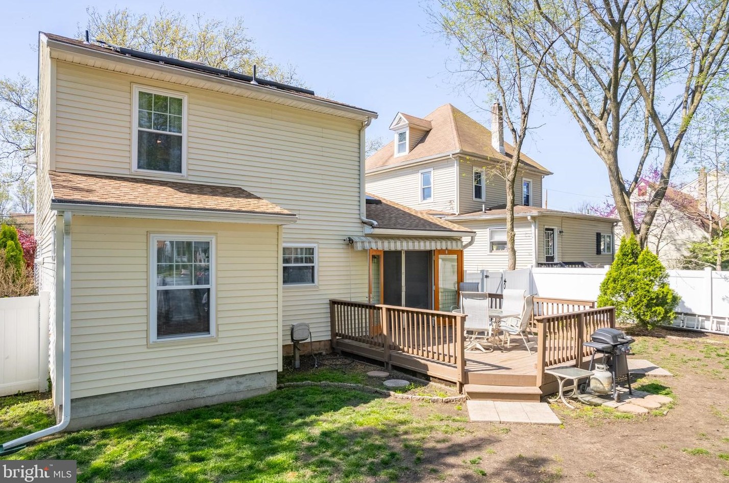 10 Chestnut Ave, Camden NJ  08109-2505 exterior