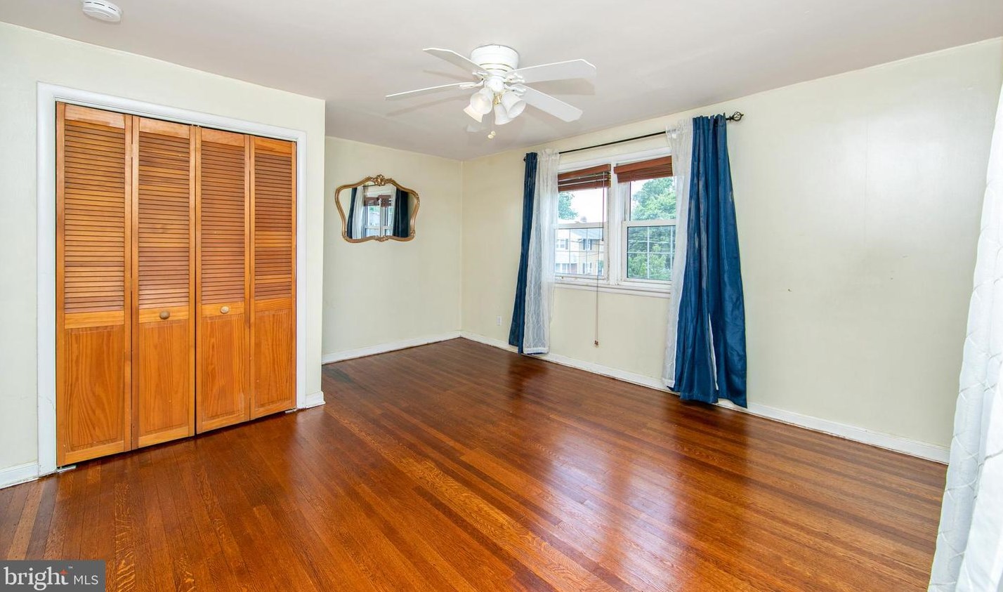 7160 Willgoos Ave, Camden NJ  08110-6133 exterior