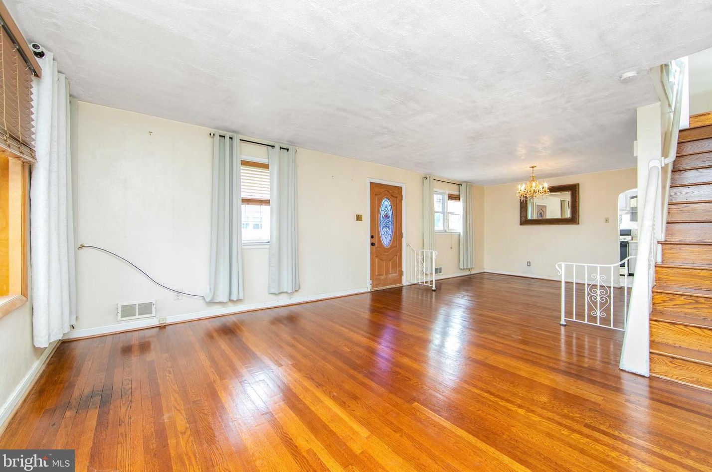 7160 Willgoos Ave, Camden NJ  08110-6133 exterior