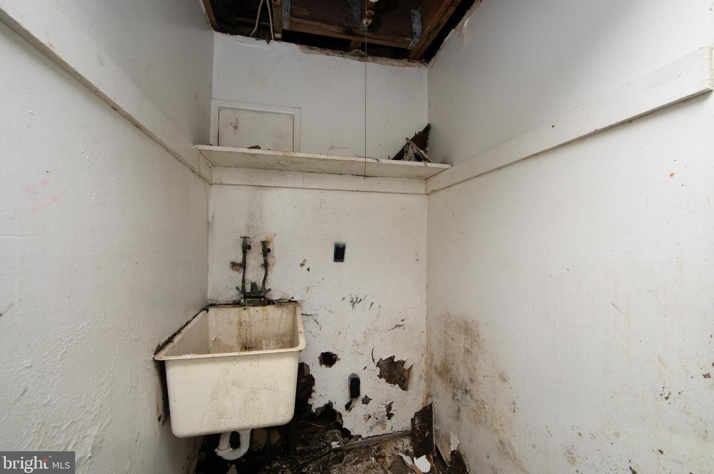 820 Atlantic, Camden NJ  08104-1203 exterior