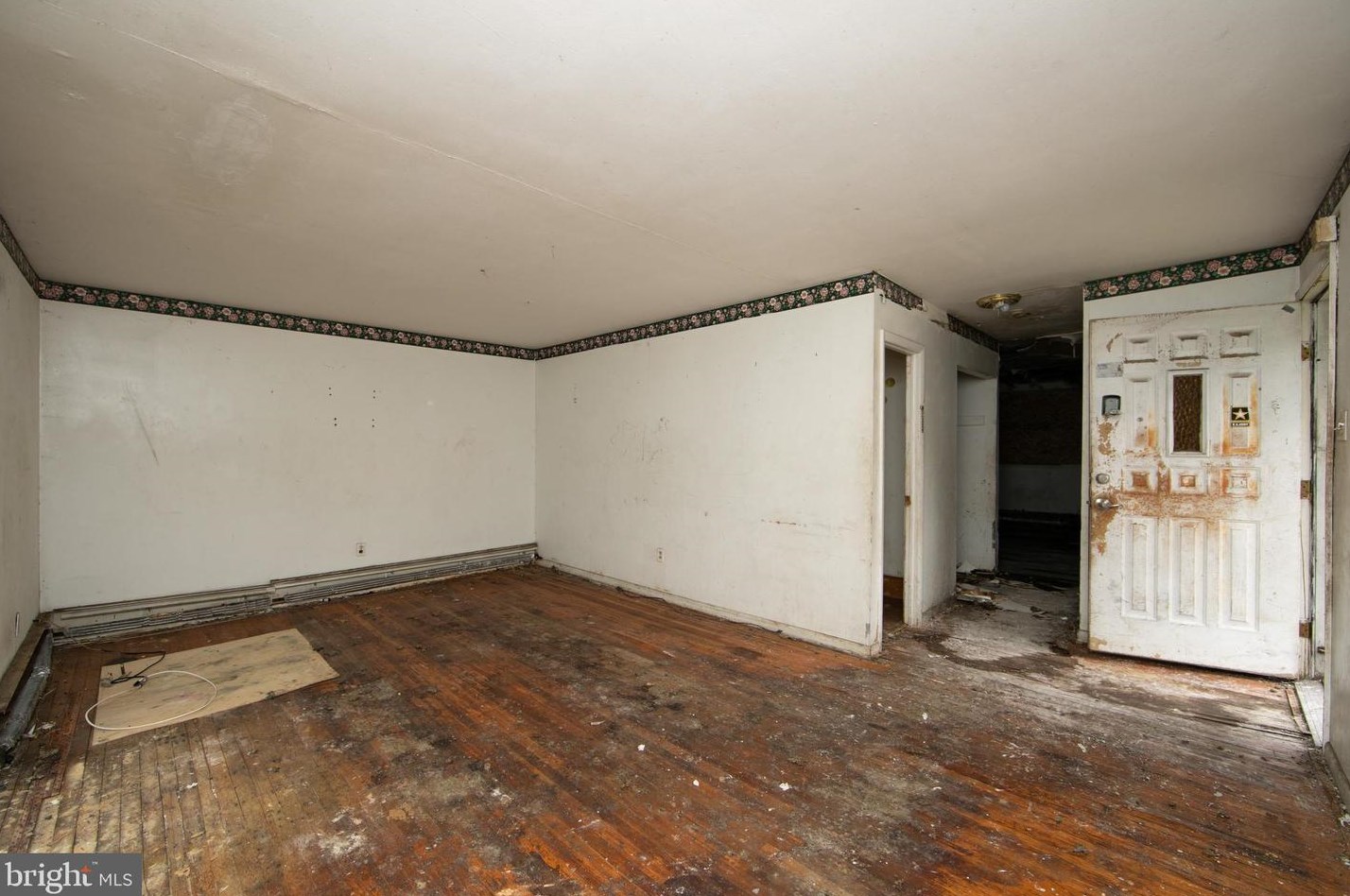 820 Atlantic, Camden NJ  08104-1203 exterior