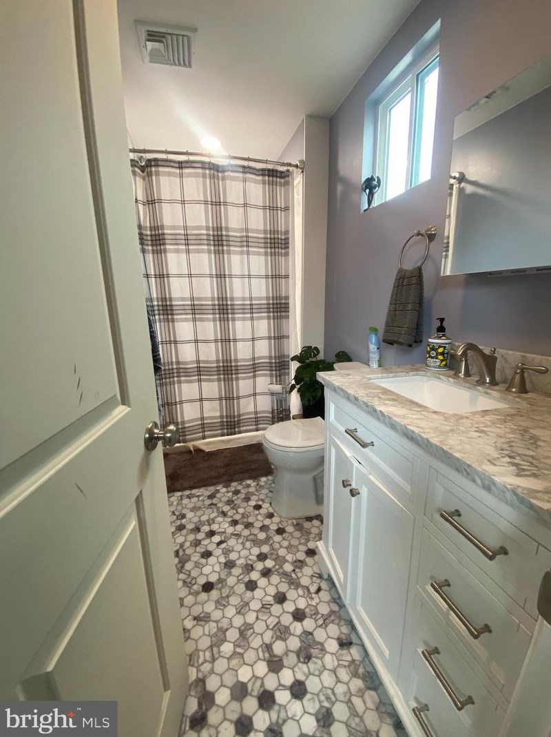 33 Greenwood Ave, Camden NJ exterior