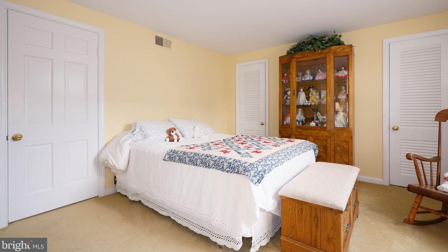 624 Warwick Rd, Haddonfield NJ 08033-3968 exterior