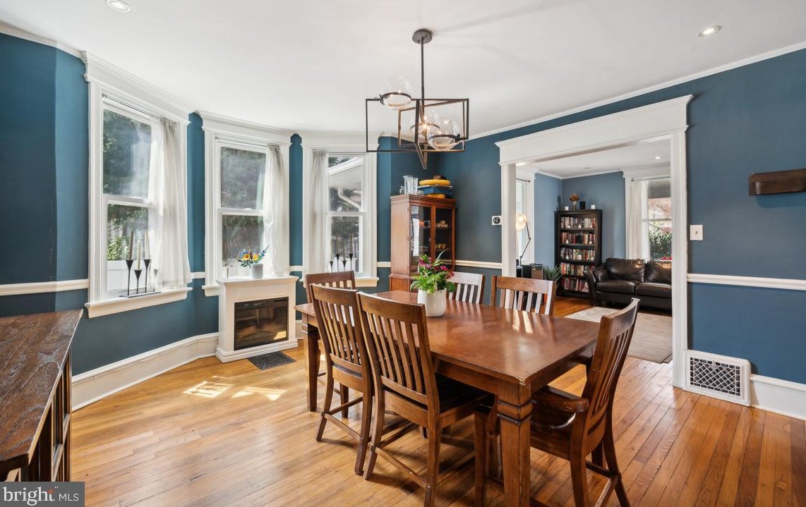 8 Mt Vernon Ave, Haddonfield NJ 08033-2325 exterior